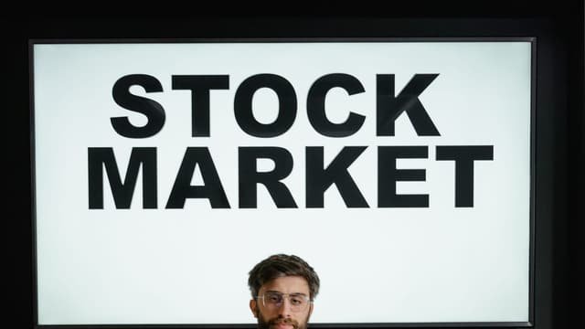 Apple atinge marca histórica de US$ 5 trilhões em valor de mercado