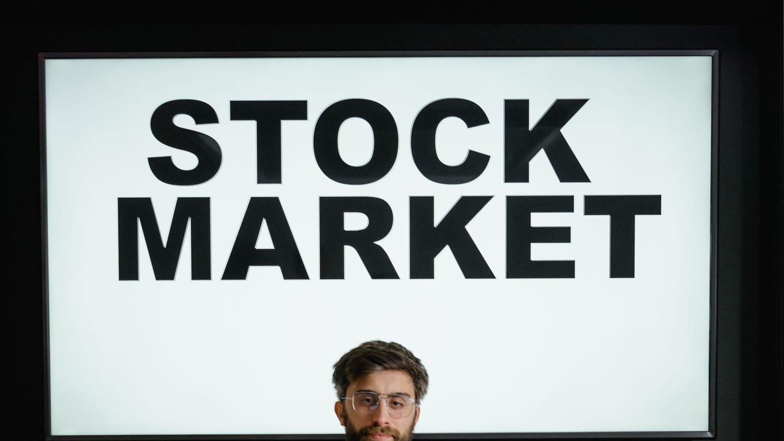 Apple atinge marca histórica de US$ 5 trilhões em valor de mercado